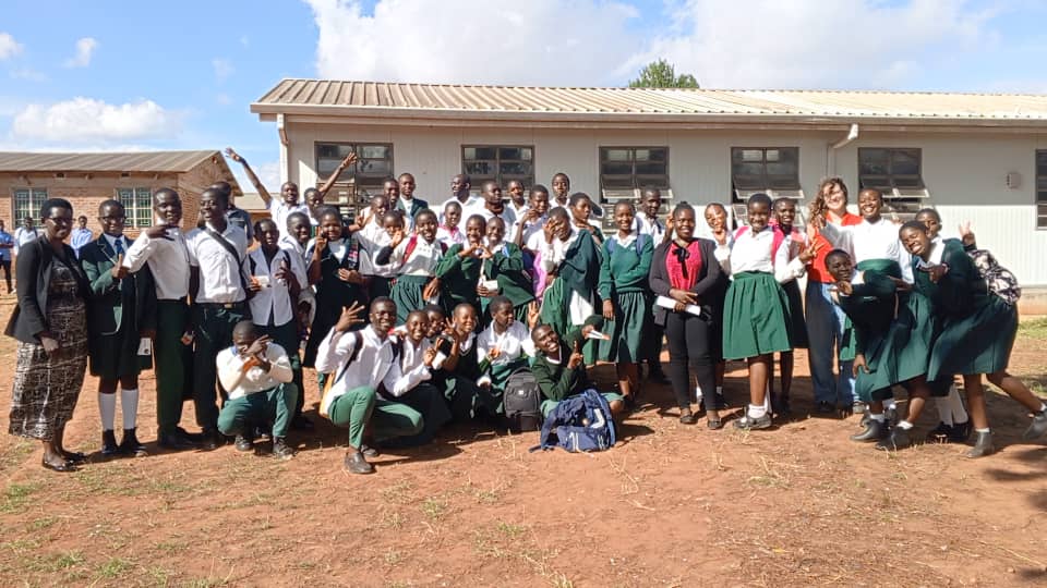 Voorlichting op school – waarom Mtendere nu jouw steun nodig heeft